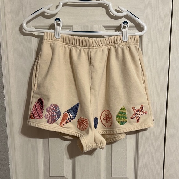 QUEEN OF SPARKLES Cream Shorts with Colorful Shell sequin Embroidery - Picture 1 of 6